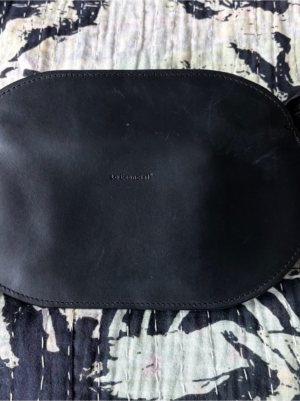 Lo Esencial Crossbody Bag